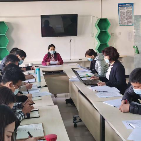 凝心聚力再出发，牛年继续向前犇 ——库尔勒市第十小学召开学新学期筹备会议