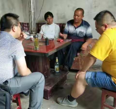 书记上门作动员  劝翁入住敬老院