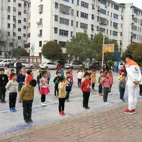 愉快的户外体能活动