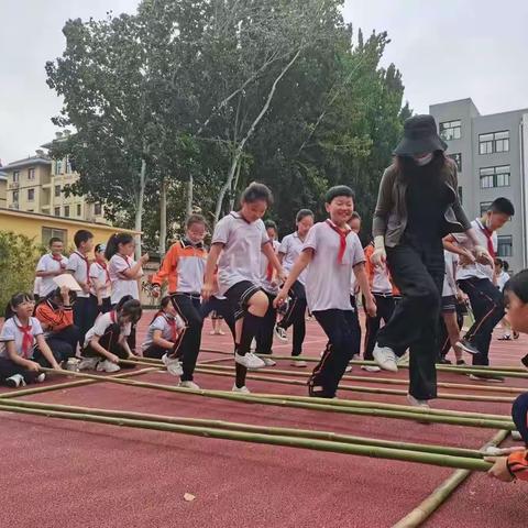 绿茵场上展风采，课堂竞技促提升——昌邑市第二实验小学体育教研组赛课活动