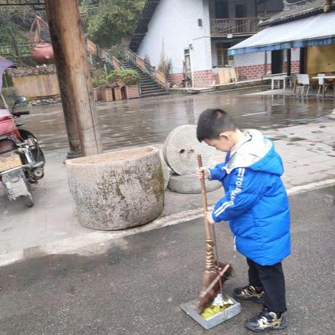 雷锋精神的核心是为人民服务。