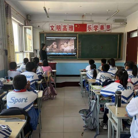 “ 喜迎二十大 永远跟党走 奋进新征程——倪杖子中心小学童心向党 欢度国庆”系列活动