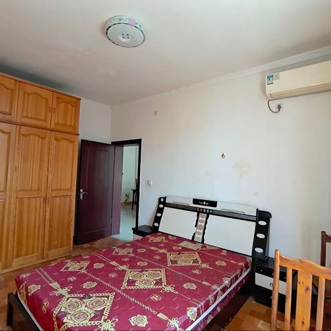 广场套三3个空调出租650/月