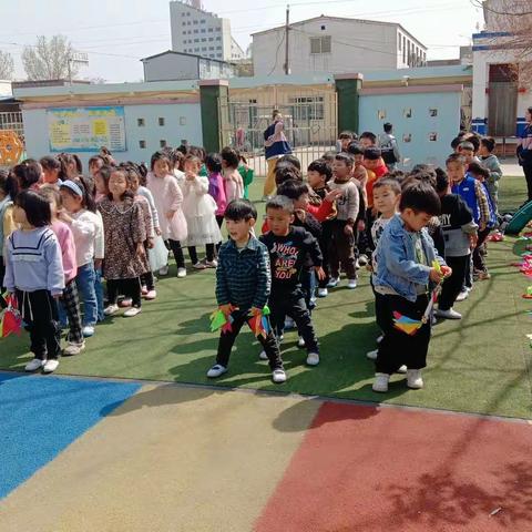 今日户外游戏：接力赛🏃‍♂️🏃‍♀️大比拼🏆