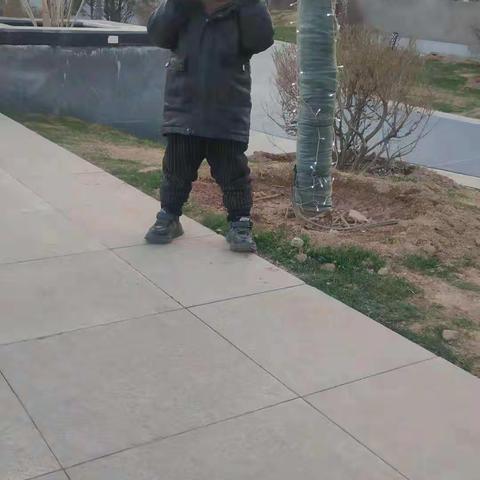 黎城县南关幼儿园小二班———拥抱大自然，寻找春天