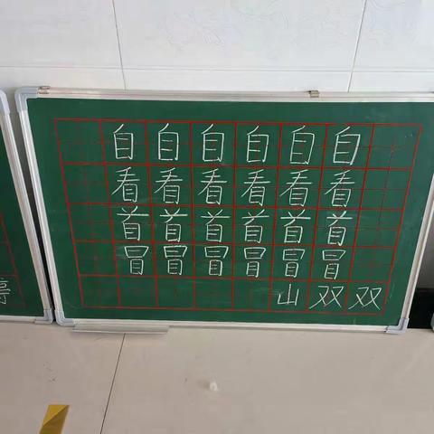 天津路小学五月十六日小黑板：应60人，实60人。