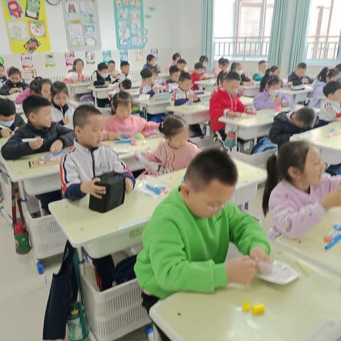 瑞景小学一年级（1）悬浮吹球