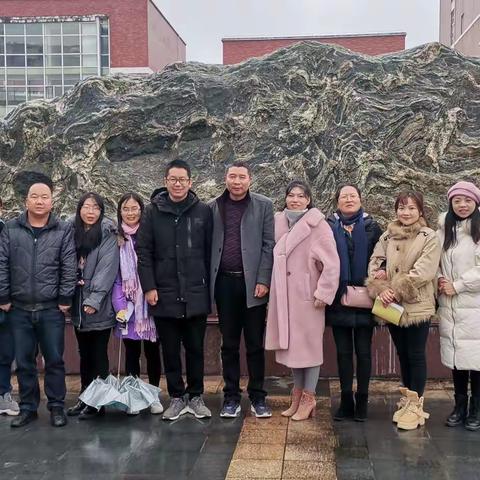 聚焦课堂，示范引领前行；集思广益， 携手助力成长。﻿——周宁县初中语文名师工作室研修活动