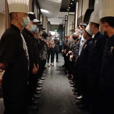 深圳万象天地店本周培训。