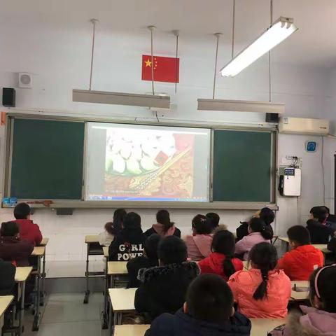 【龙湖镇小乔完全小学】三年级“爱在我家，情暖冬至”主题班队会