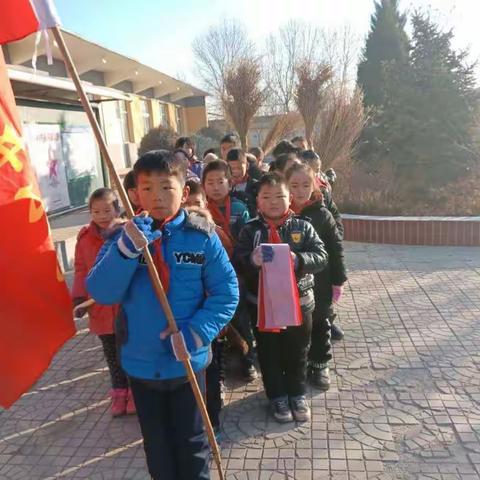 【娄村学区】木井小学师生给军烈属送温暖