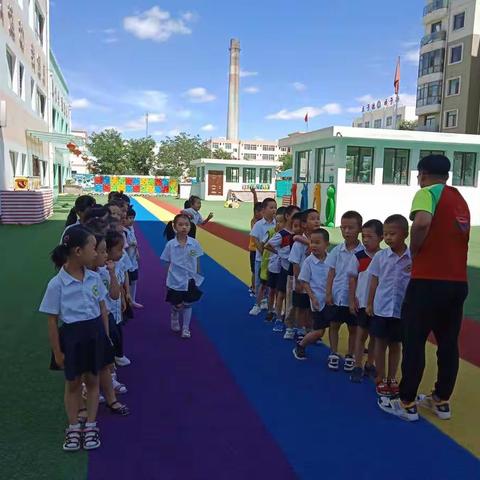 欢乐幼儿园  果二班  体智能