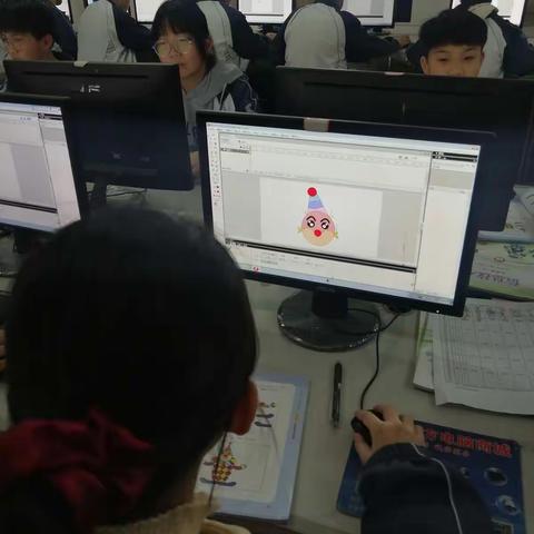 八年级学生小丑卡通制作