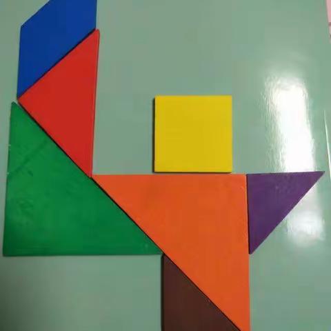 实验小学一年级（4）班张鐾镡——有趣的七巧板