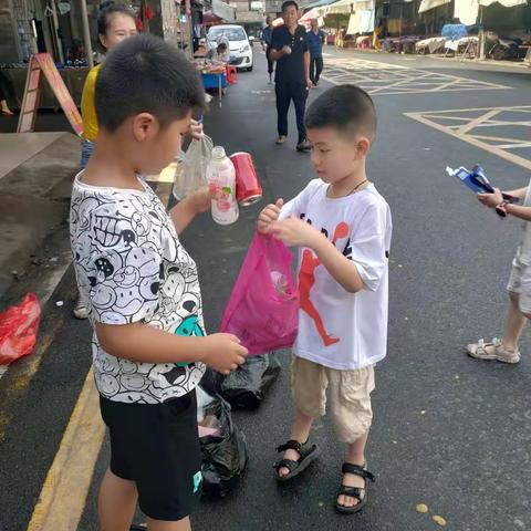 缤纷暑假“暑”我最棒---凌云塔学校一年级2104班何子琪