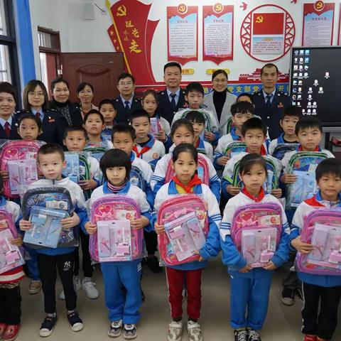 “大爱暖童心，税法进校园”——记玉林市福绵区税务局到福绵区福绵镇上地小学举行税法宣传进校园活动