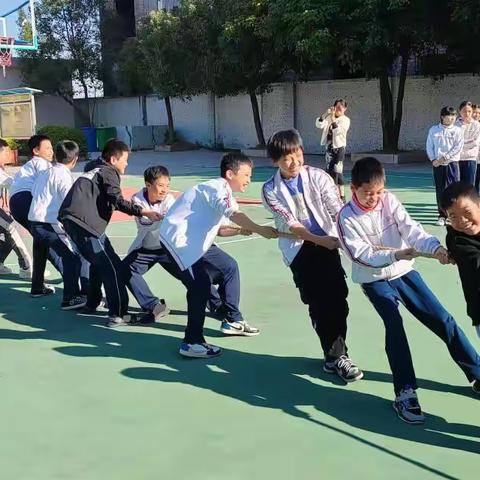 “健康课间，你我共建、共享”河口小学班级拔河比赛