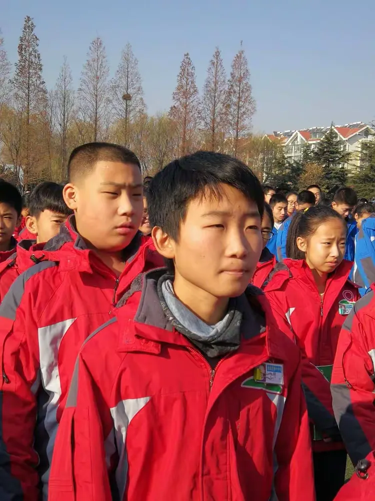 阳光下的追梦少年( 804第十六周美篇)