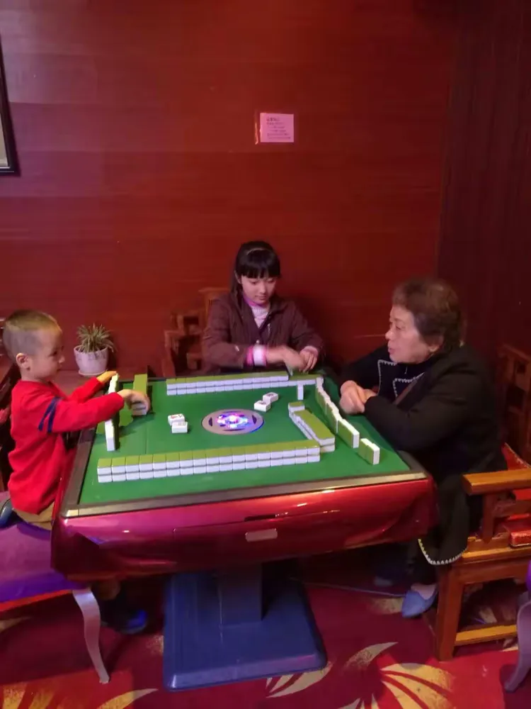 开始了麻将三缺一！