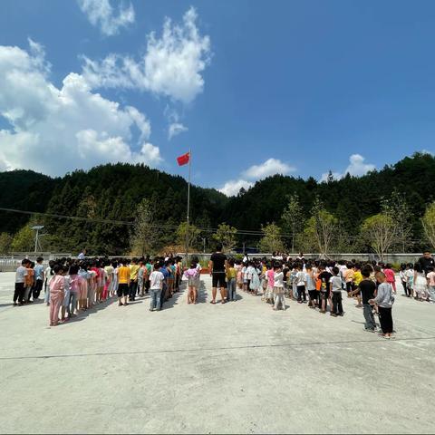 文明瑶族乡岭秀学校初级部——消防演练