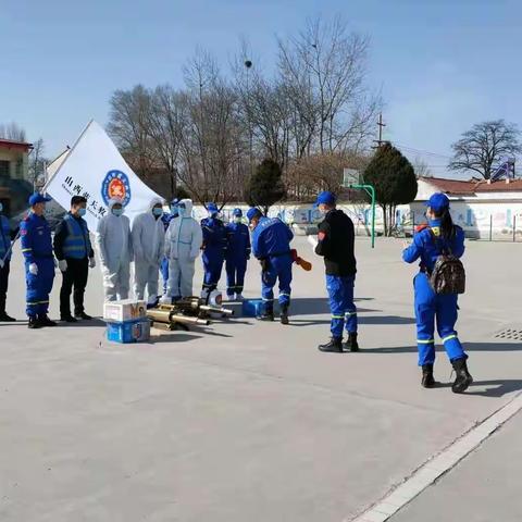 蓝天救援队为西贾寄宿制小学校义务消毒