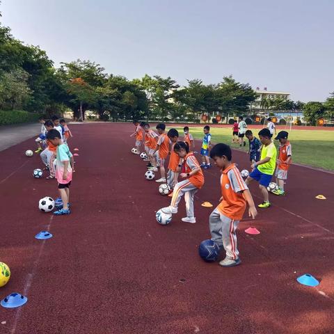 海口市桂林洋中心小学2022-2023学年度第二学期足球特色班活动记录