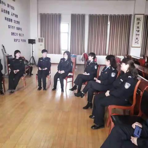 2021年3月5日，广平县暖心社会工作服务中心为广平县公安局的巾帼们送爱心。
