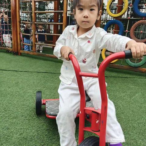 欢迎王熙媛小美女加入我们小二班大家庭🌺🌺