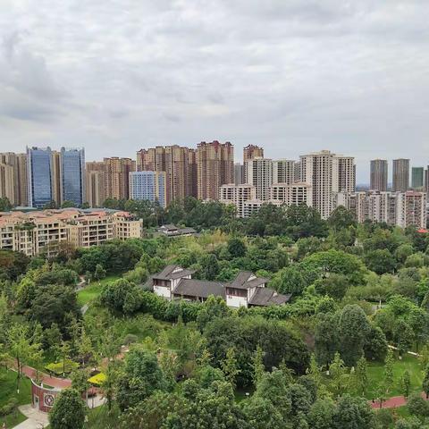 ⭐️🔑凯旋府 105.8万  两梯四户 小高层带阁楼，可做内跃4/2/3，产权115平，实得170平☎️62550