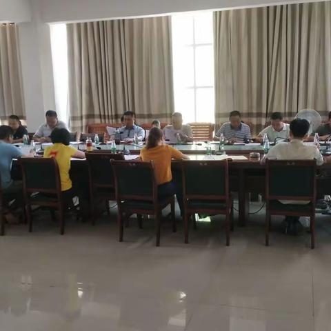 乌烈镇召开传达学习《县委第五轮巡查工作会议精神》及安排部署近期工作会议