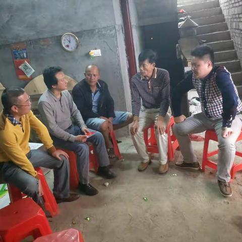 县人大主任何顺劲到乌烈村、纳凤村、长塘村开展遍访贫困户活动