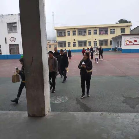 观摩学习共成长，探讨教法促质量——2021年秋期四棵树乡小学语文观摩教研活动