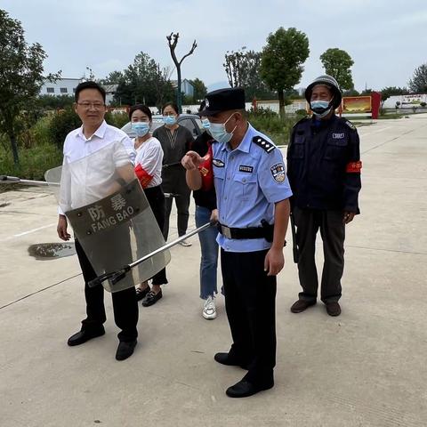 武功乡中心小学开展开学前反恐防暴演练及校园安全大排查活动