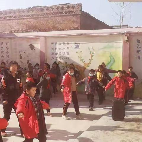 “小试牛刀初露锋”—子路堤四年级元旦体操汇演