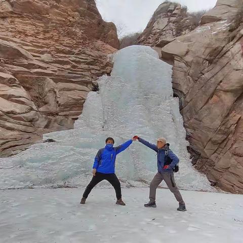 踏雪天池峡谷-攀爬飞拉达-登顶云蒙山