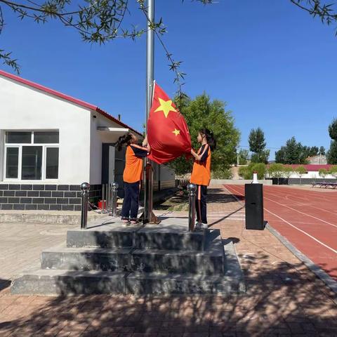 记录大甸子学校学生行为习惯养成教育之洗脚篇