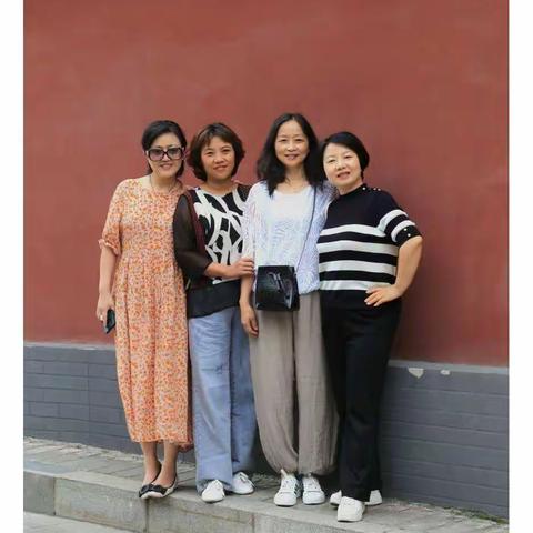 祝四个美女母亲的生日快乐，祝天下母亲生日快乐！身体健康！永远长寿
