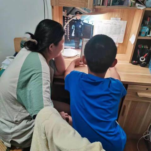 朝阳实验小学六年三班杨硕家庭读书会