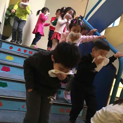 怡海幼儿园安全教育周《着火了怎么办？》---中四班