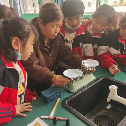 “科学小实验，探究小能手”（一）——三年级科学实践活动