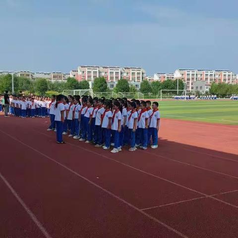 军训汇演展风采，青春飞扬正当时 --房寺镇中心校小学部军训汇演