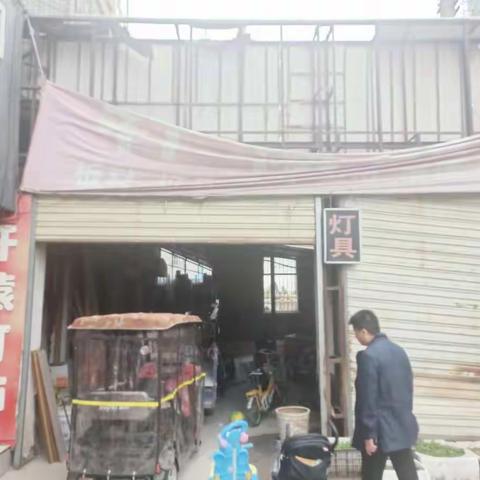 文峰街道办事处严厉打击私搭乱建，加强违法建设管控。
