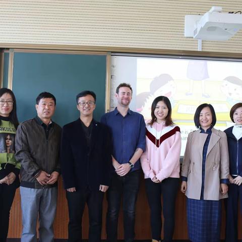 外教进校园，双语润童心