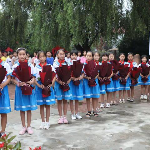 晨曦细雨育桃李，金秋硕果慰园丁——记杨集镇尤庄学校教师节活动