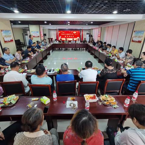 海口市军休中心 召开退休军工“八一”慰问座谈会