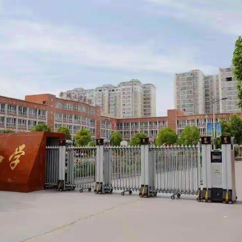 “英”为有你，“语”众不同——方城县实验小学中高年级英语口语比赛。