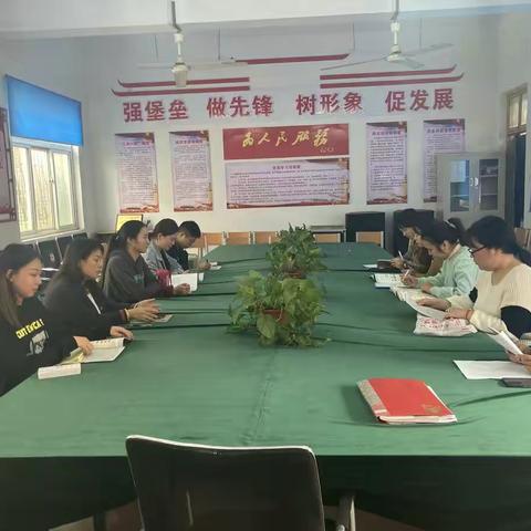 凝心聚力，专注教研与教学─记实验三中英语听评课活动
