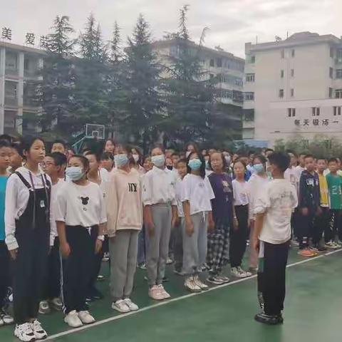 入学教育促规范    以梦为马赴青春滨河中学入学教育