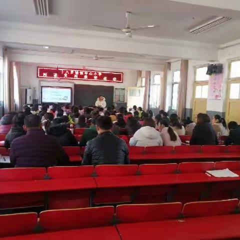 “相同的舞台 别样的精彩” ――十八里铺镇中心小学语文“同课异构”活动