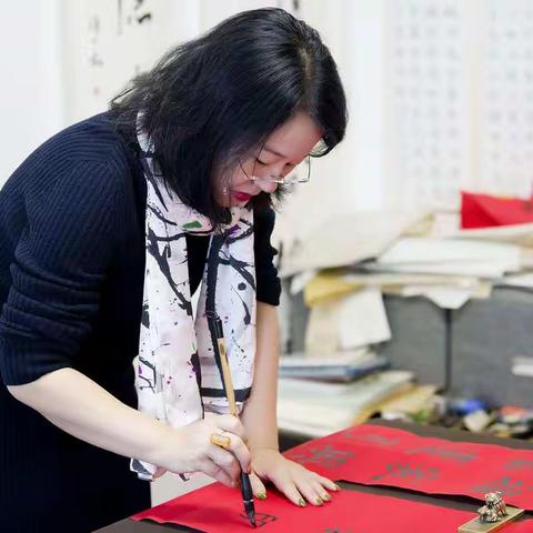 有这样一群女子